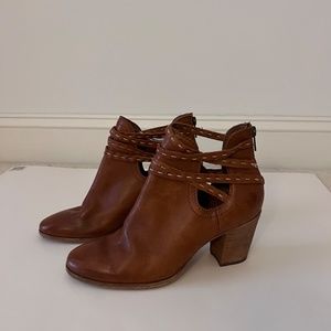 Frye Naomi Pickstitch Shootie Boho Ankle Bottle - 8